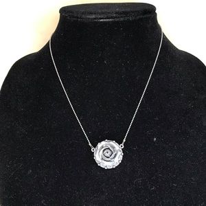 Sabika Creative Rose Necklace